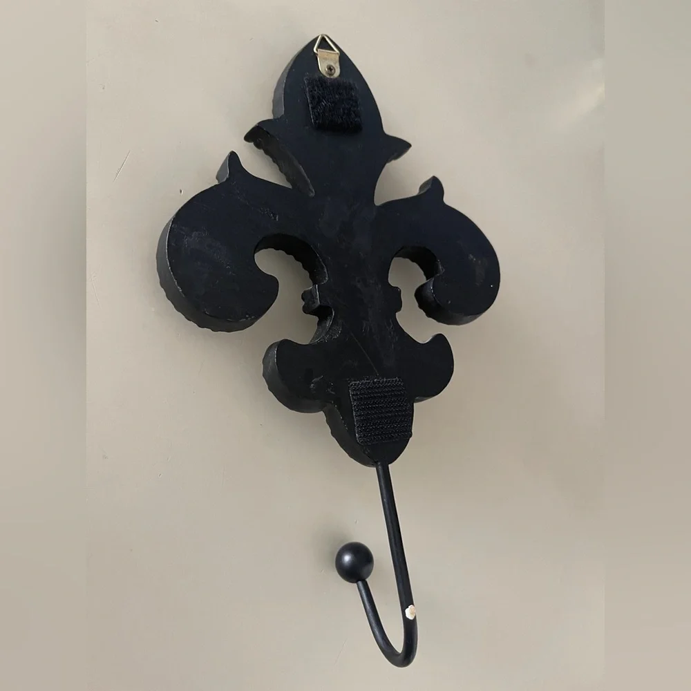 Home decor 2fer Fleur-de-Lis Wall Hook & Sun face decor ball